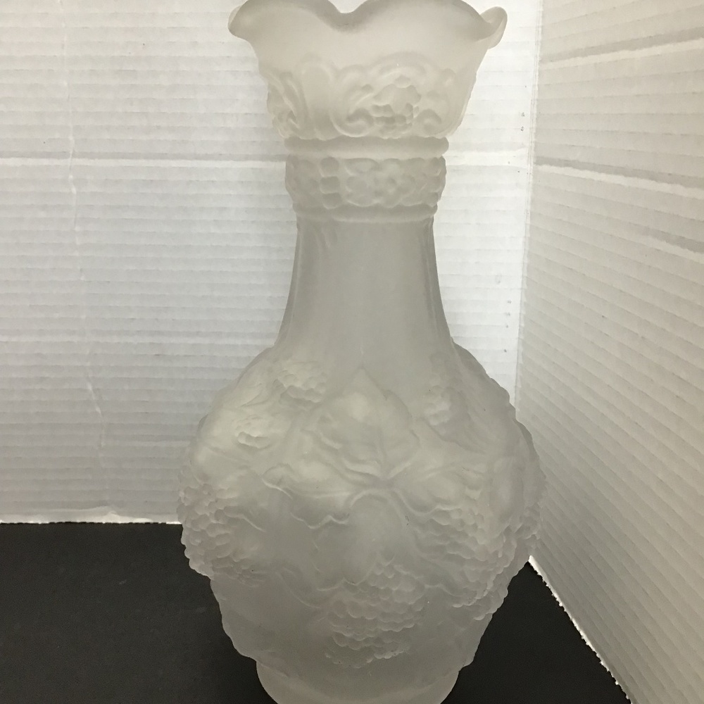 Vintage Imperial Glass Satin Frosted Glass Loganberry Pattern Art Glass Vase